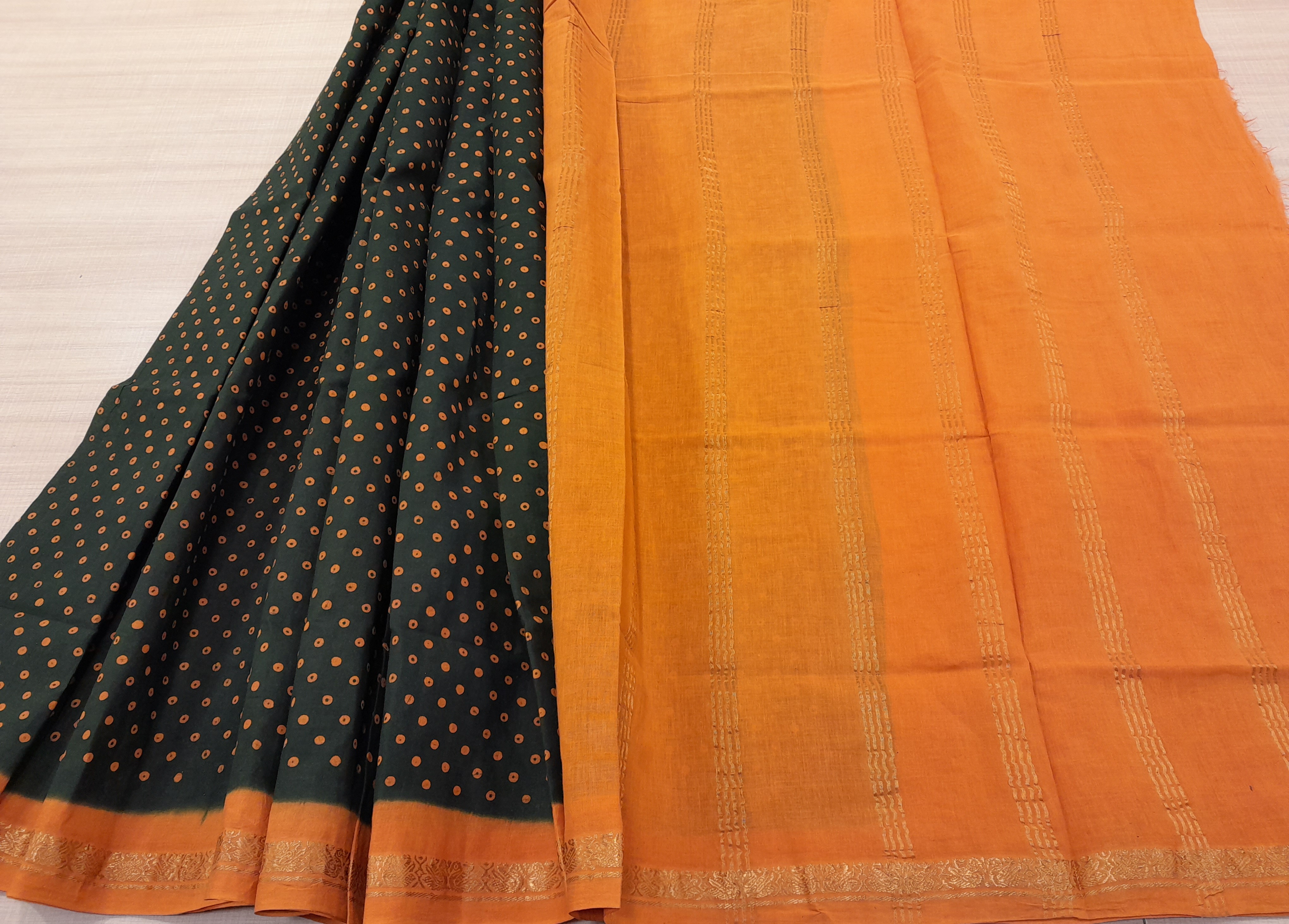 Buy Madurai Sungudi Cotton sarees With Siver Zari Check Body Without Blouse  Blue Online at Best Prices in India - JioMart.